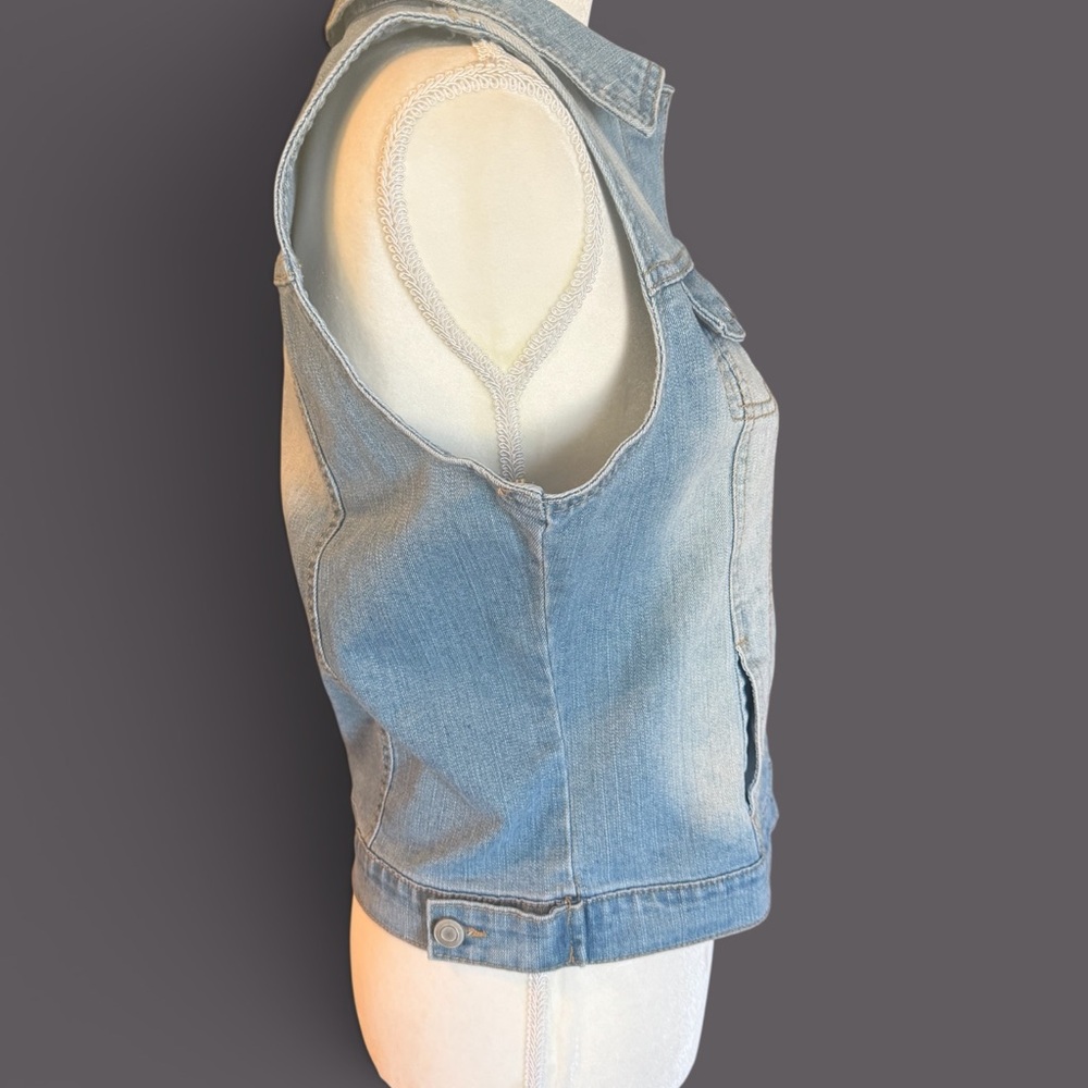 Light Wash Denim Sleeveless Vest - Picture 2 of 5